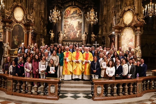 61 Religionslehrende erhielten die Missio canonica auf Dauer / schoenlaub 2026 61 Religionslehrende erhielten die Missio canonica auf Dauer