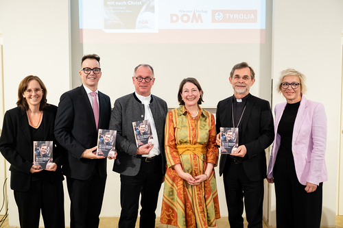 Buchpräsentation Für euch Bischof, mit euch Christ / Erzdiözese Wien/ Schönlaub, Stephan Schönlaub Buchpräsentation Für euch Bischof, mit euch Christ